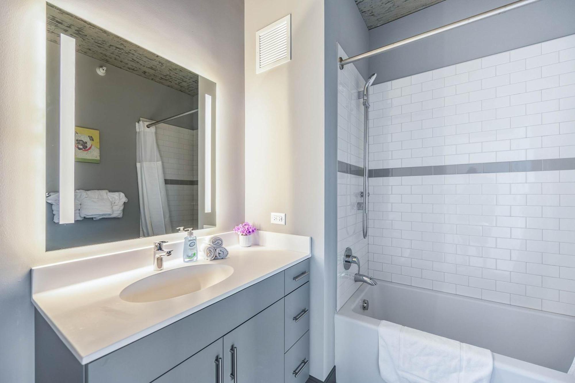 Freshly Minted 2br - Elegance & Comfort In * Chicago