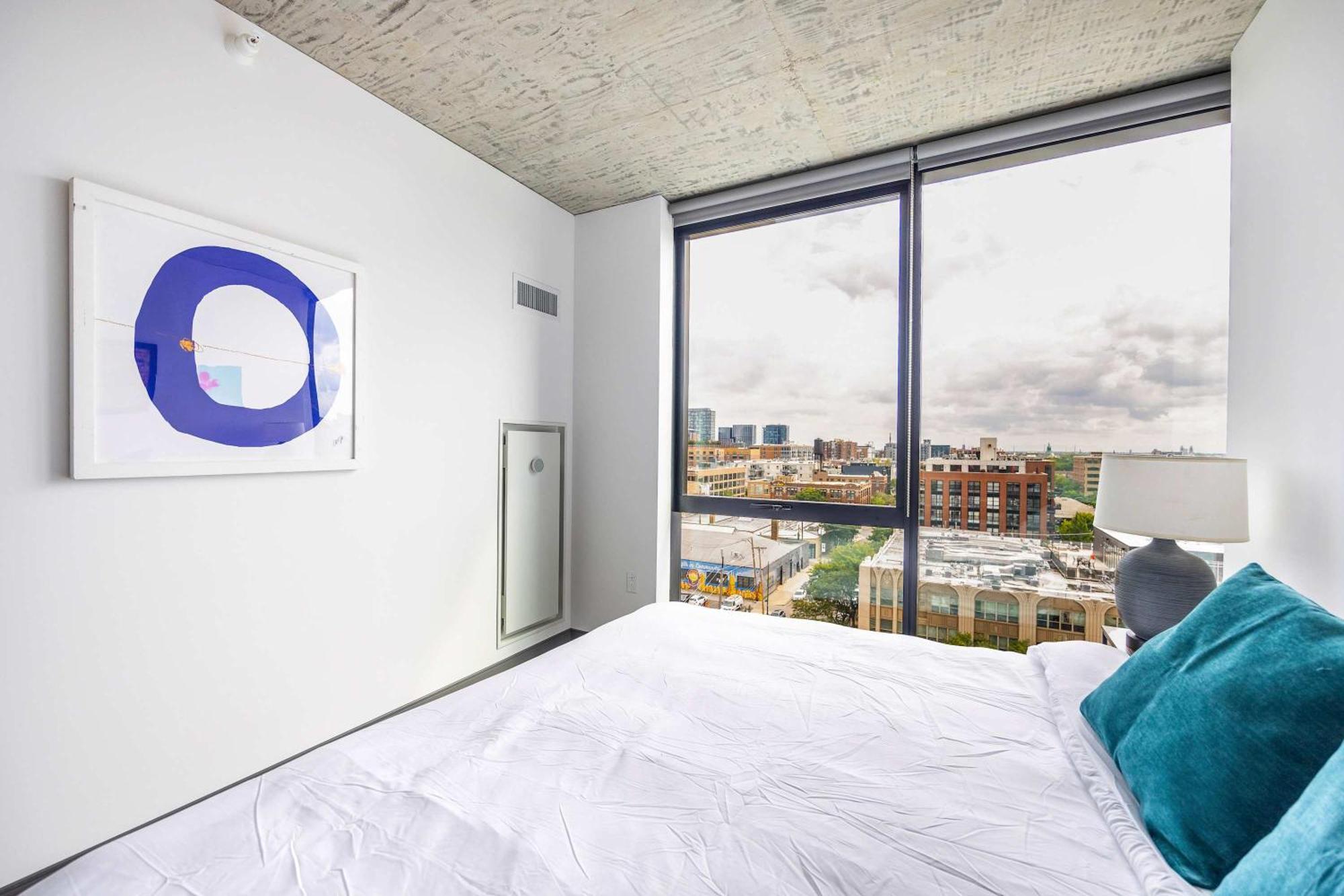 Freshly Minted 2br - Elegance & Comfort In Chicago