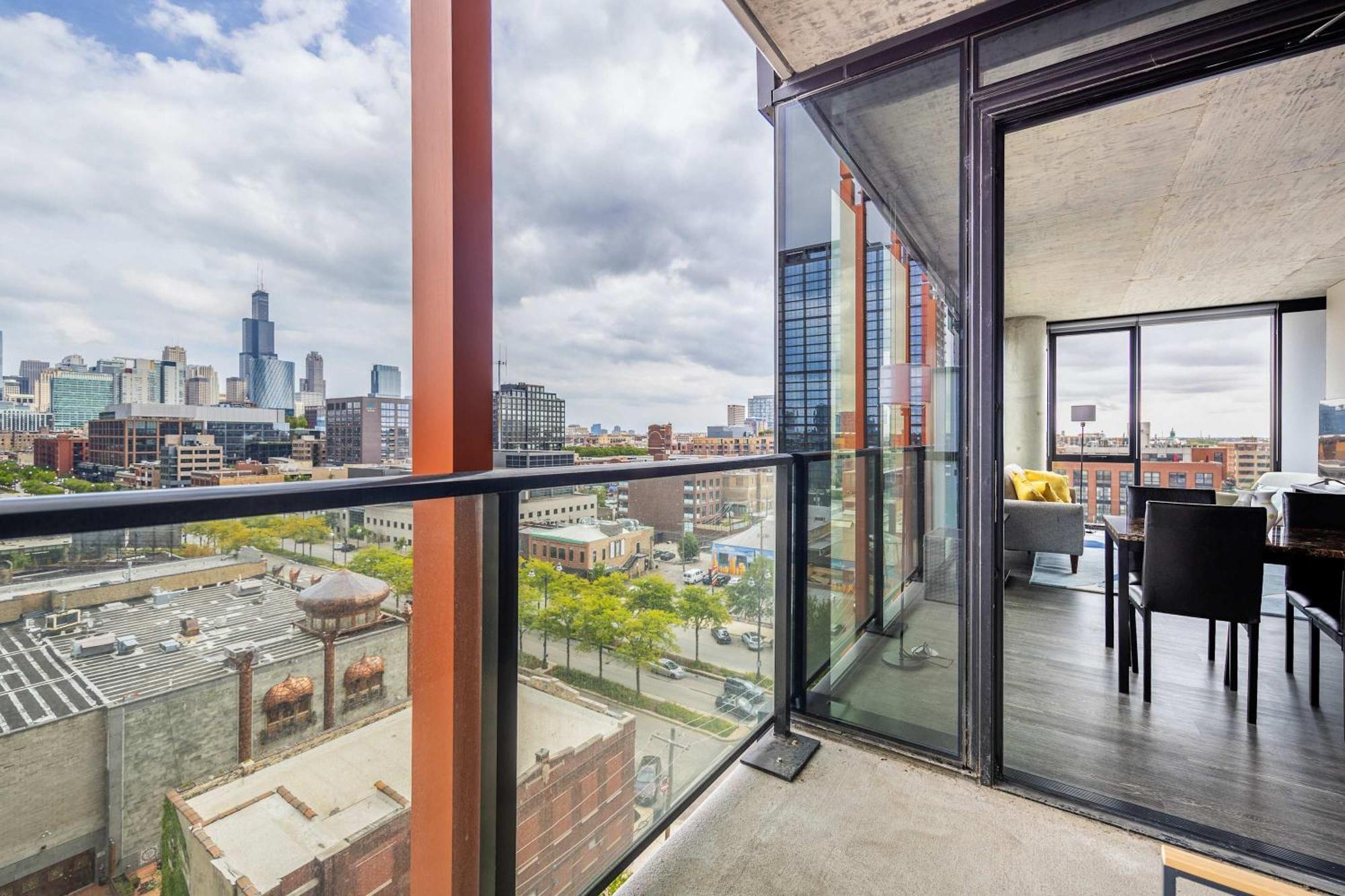 Freshly Minted 2br - Elegance & Comfort In Chicago