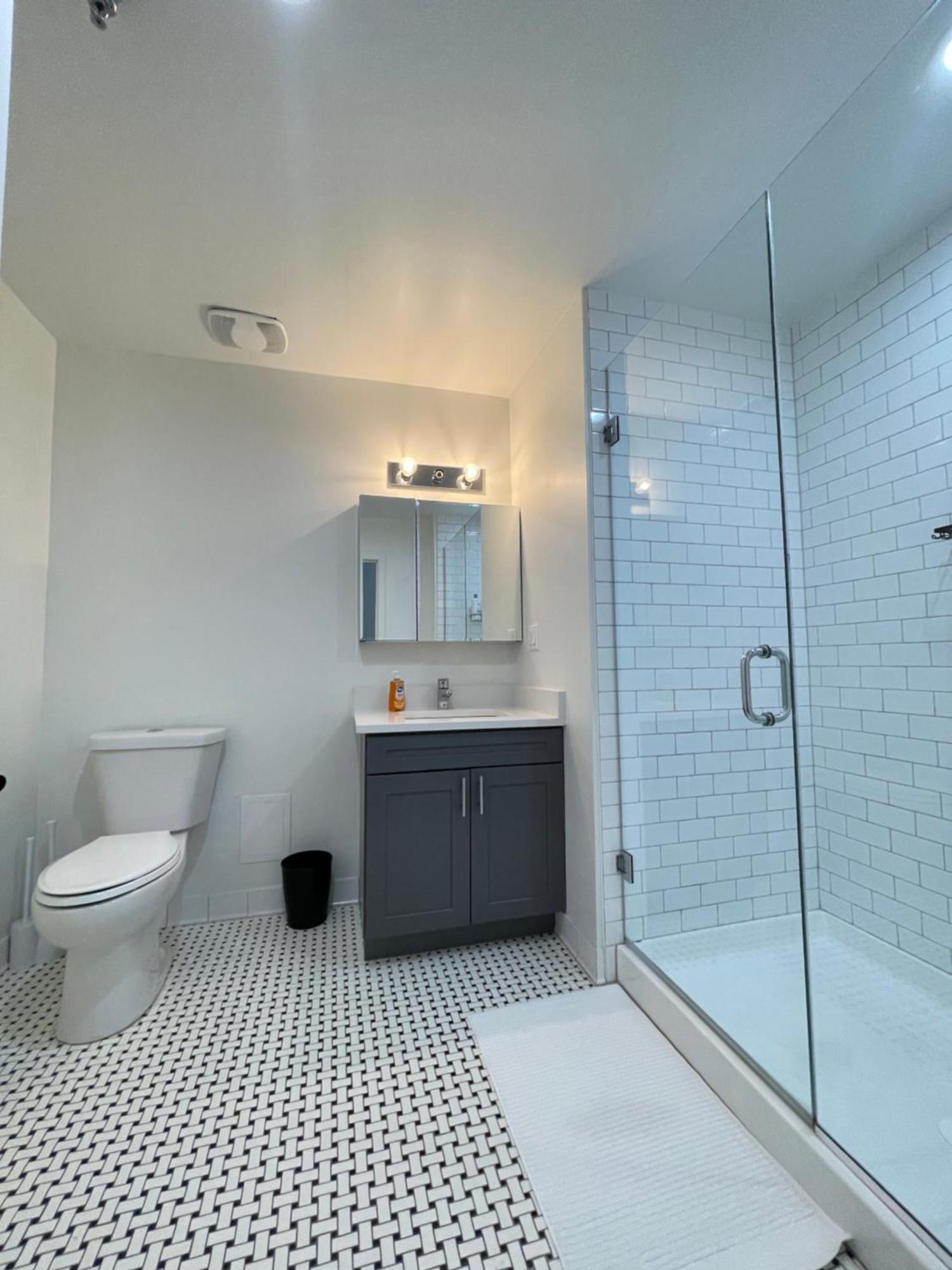 Spacious Shared Near Downtown Chicago, Flexible Choices And Shared Amenities