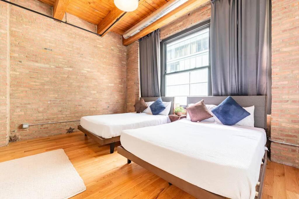 201loft Downtown Spacious Loft Sleeps 10 * Chicago