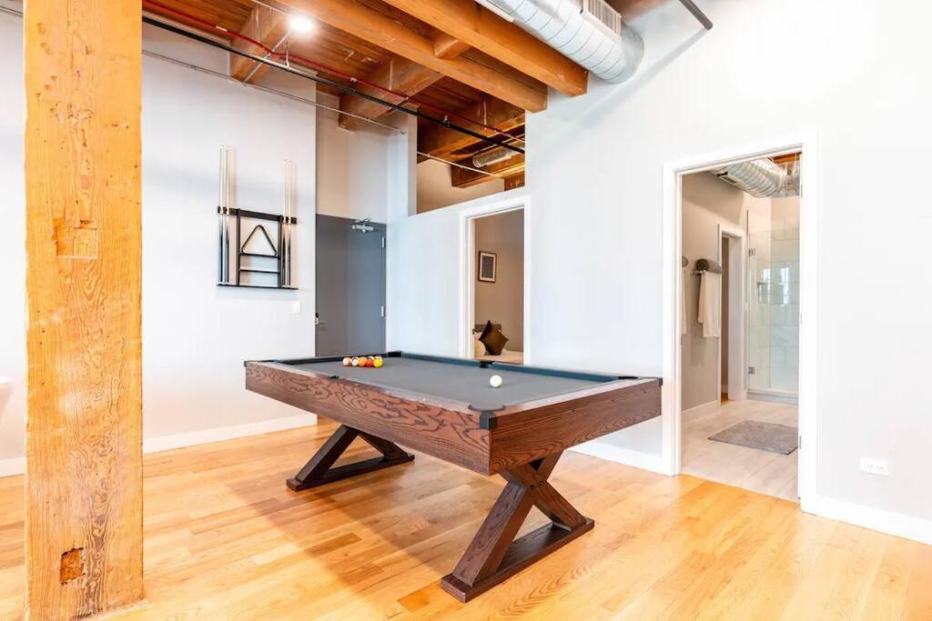 201loft Downtown Spacious Loft Sleeps 10 * Chicago