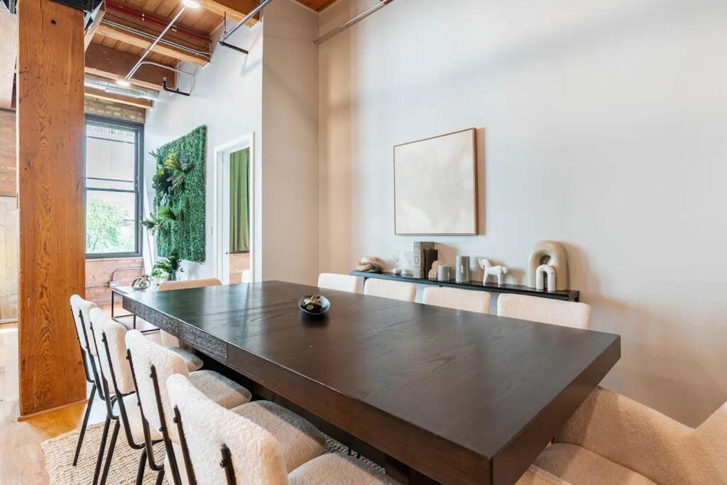 201loft Downtown Spacious Loft Sleeps 10 Apartment *