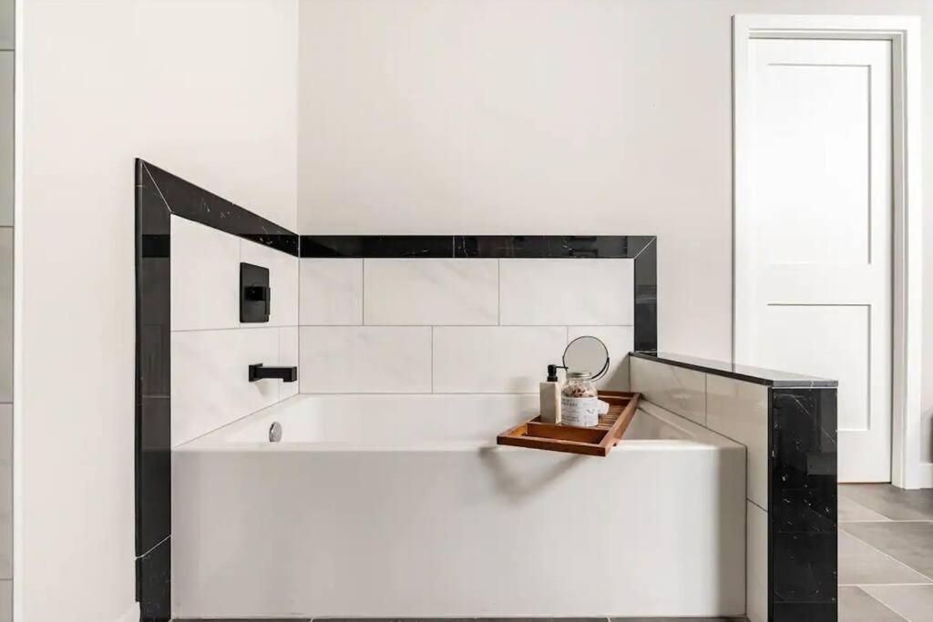 Apartment 201loft Downtown Spacious Loft Sleeps 10 Chicago