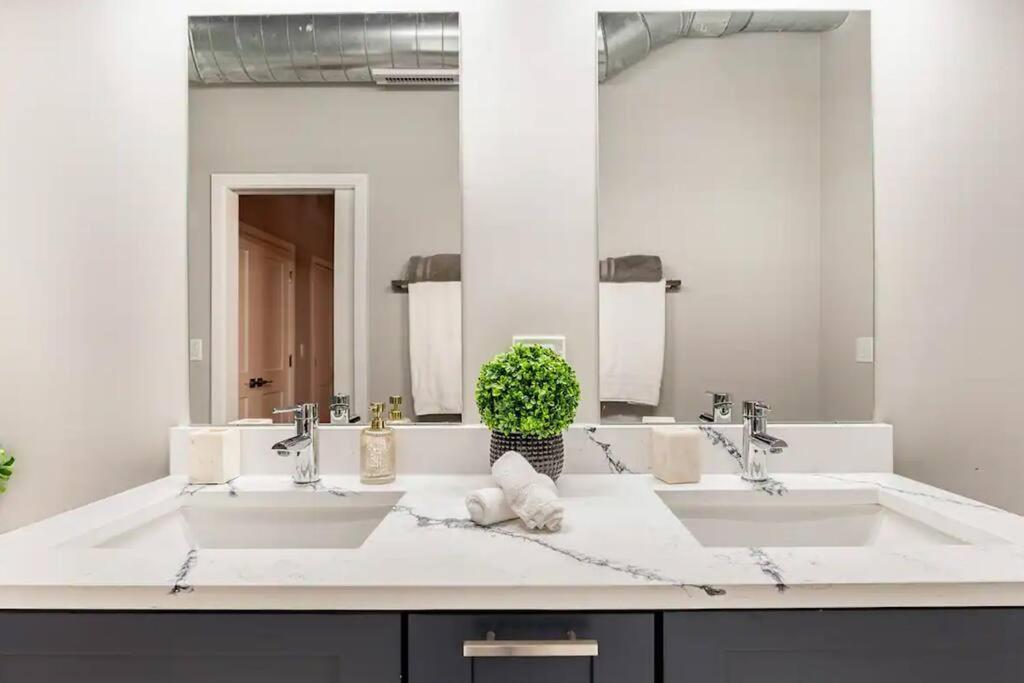 Apartment 201loft Downtown Spacious Loft Sleeps 10