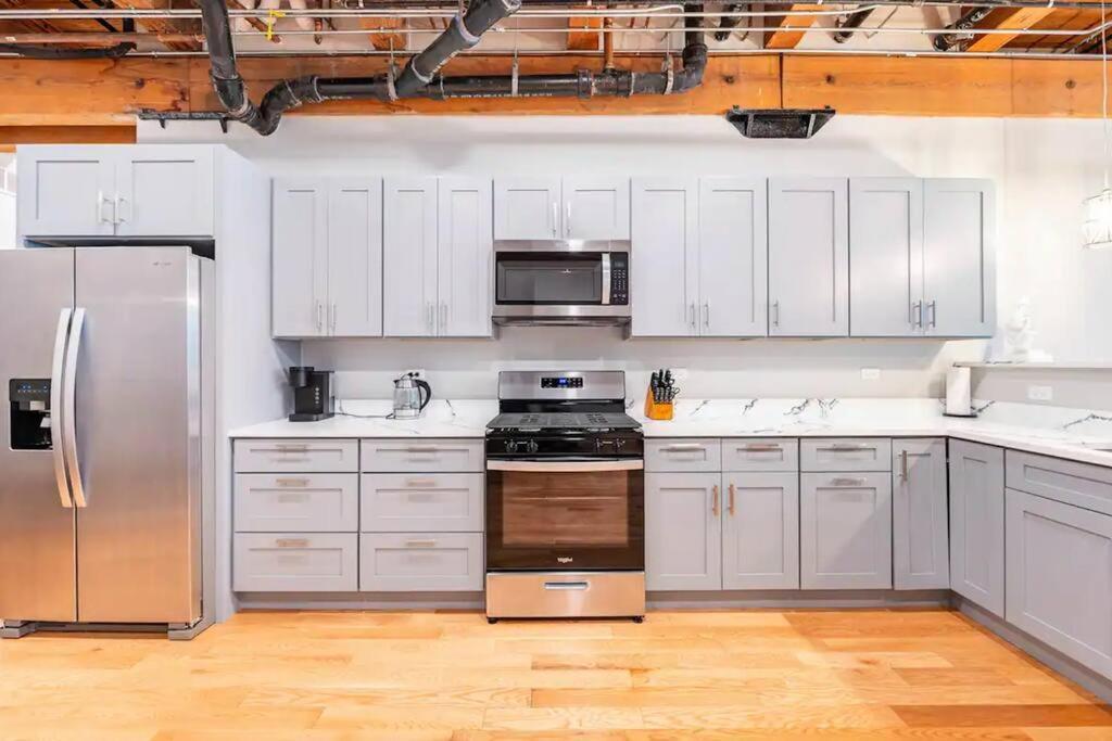 Apartment 201loft Downtown Spacious Loft Sleeps 10 *