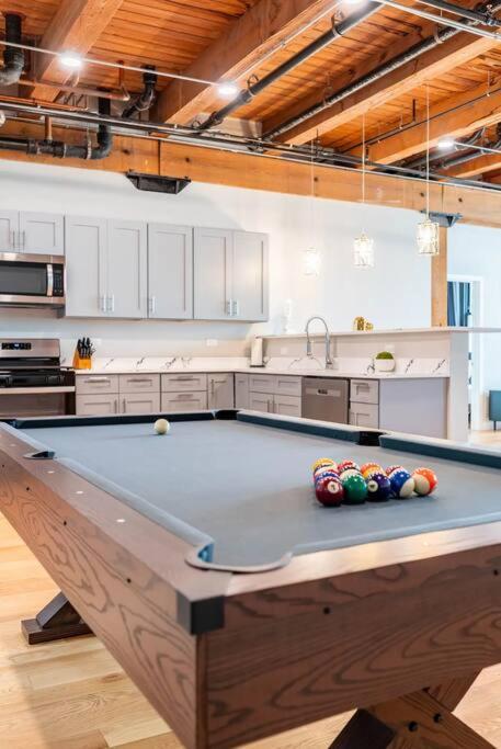 201loft Downtown Spacious Loft Sleeps 10 * Chicago