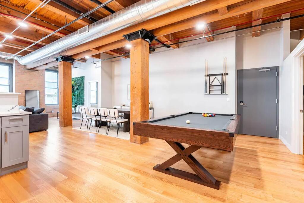 Apartment 201loft Downtown Spacious Loft Sleeps 10 Chicago