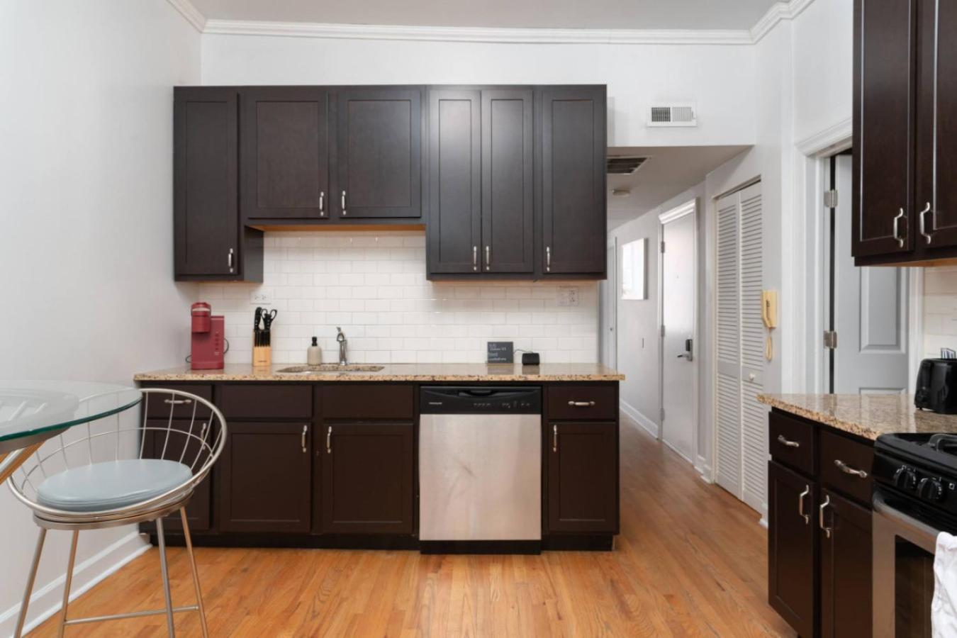 Flexhome Ukrainian Village 2br D4 Chicago
