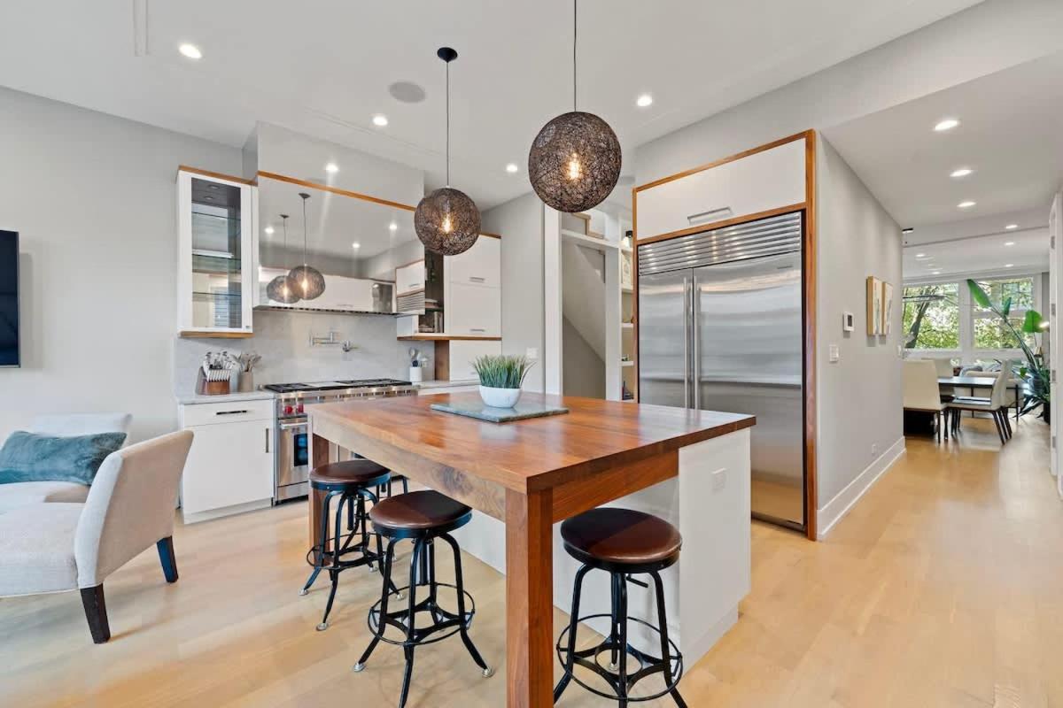Stunning 5br In Heart Of With 2 Rooftops *
