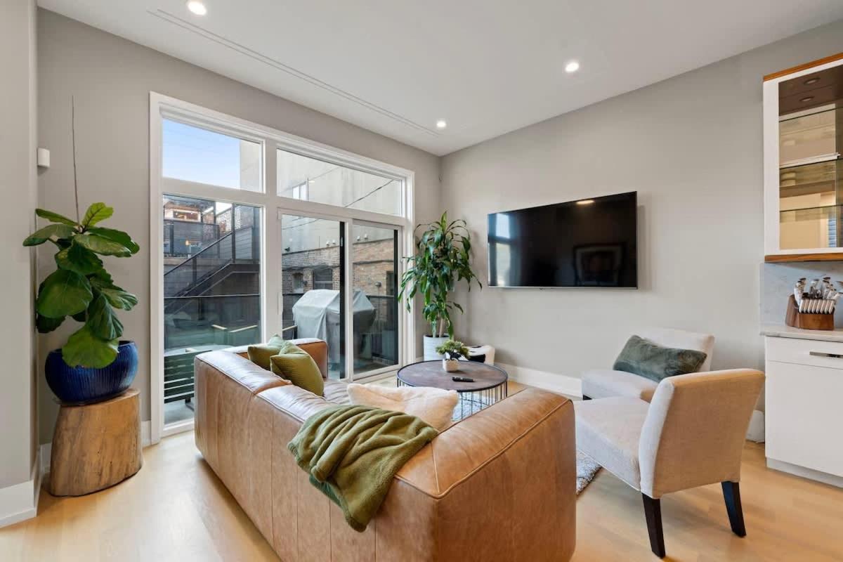Holiday home Stunning 5br In Heart Of With 2 Rooftops