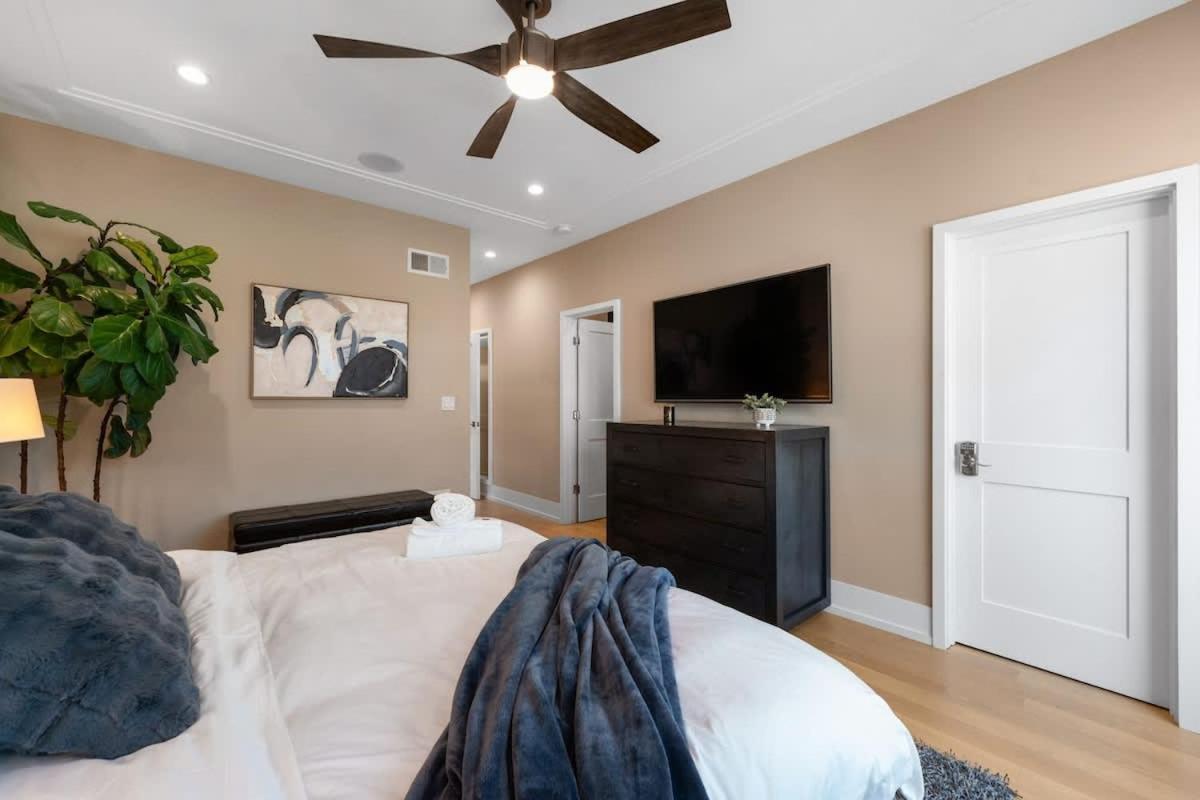 Stunning 5br In Heart Of With 2 Rooftops Holiday home Chicago