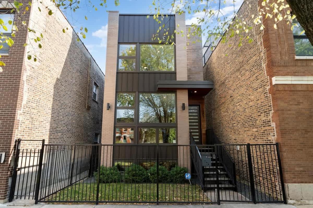 Stunning 5br In Heart Of With 2 Rooftops Holiday home Chicago
