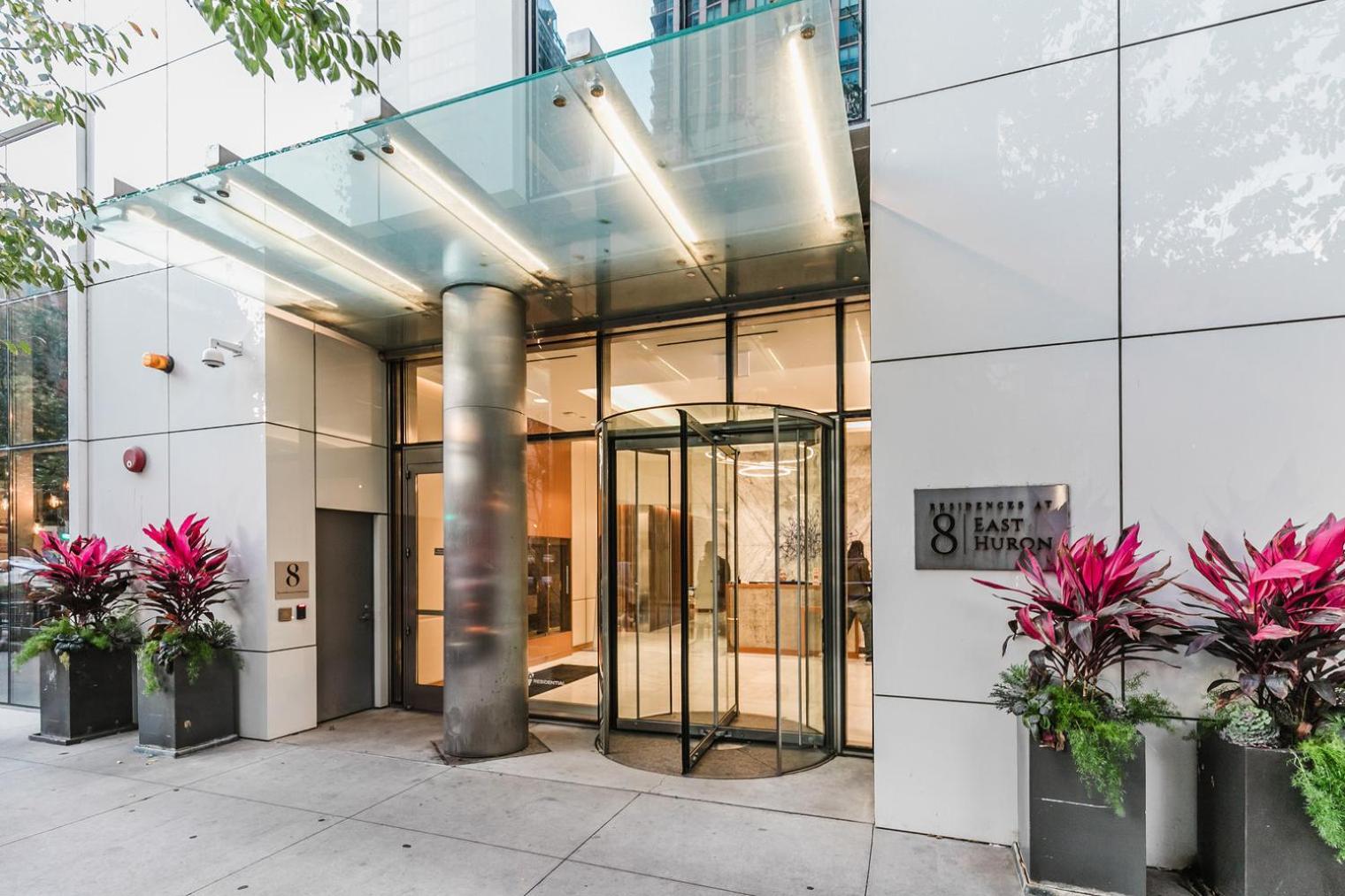 Apartment River N 1br W Gym Lounge Roof 1 Block To L Chi-660