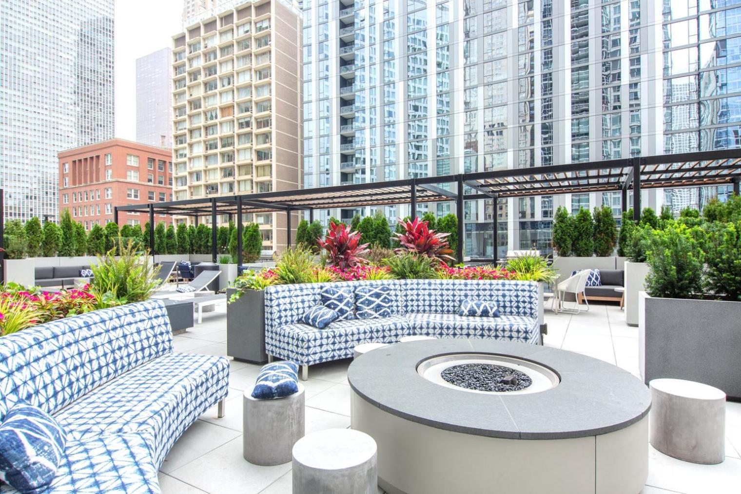 Blueground Gold Coast Rooftop Gym Nr Hancock Chi-1126 Apartment *