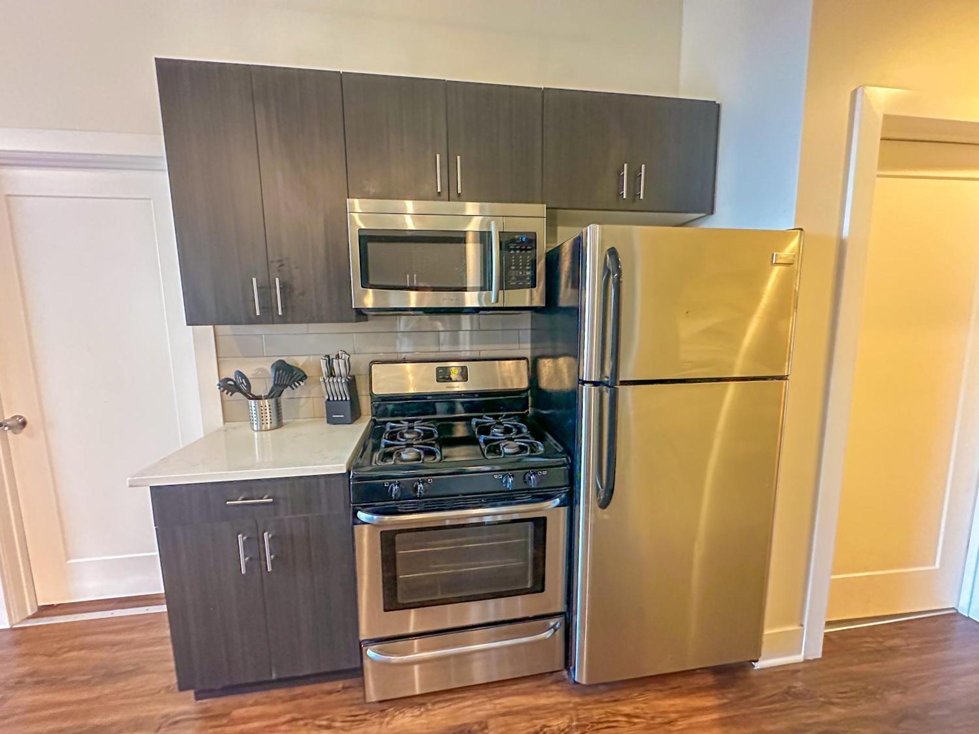 Mccormick Place 3br-2ba With Optional Parking And Sleeps 8 *