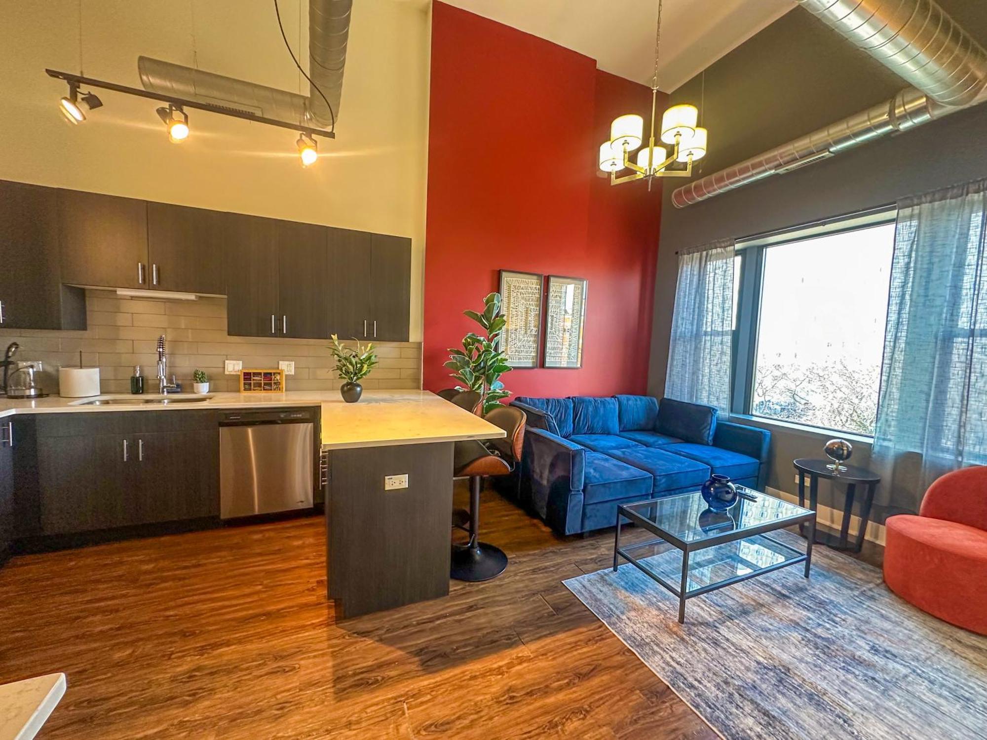 Mccormick Place 3br-2ba With Optional Parking And Sleeps 8 * Chicago