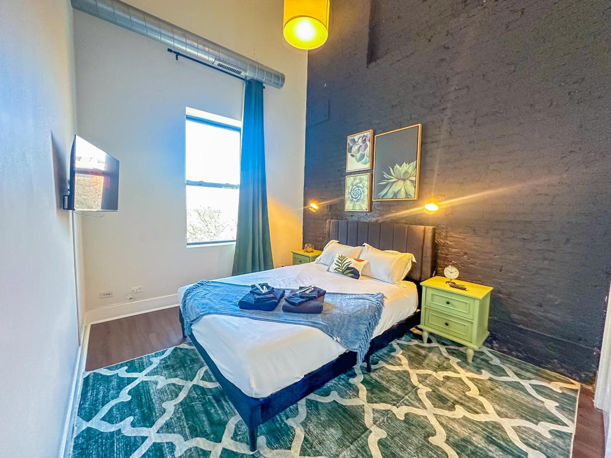 Apartment Mccormick Place 3br-2ba With Optional Parking And Sleeps 8 Chicago