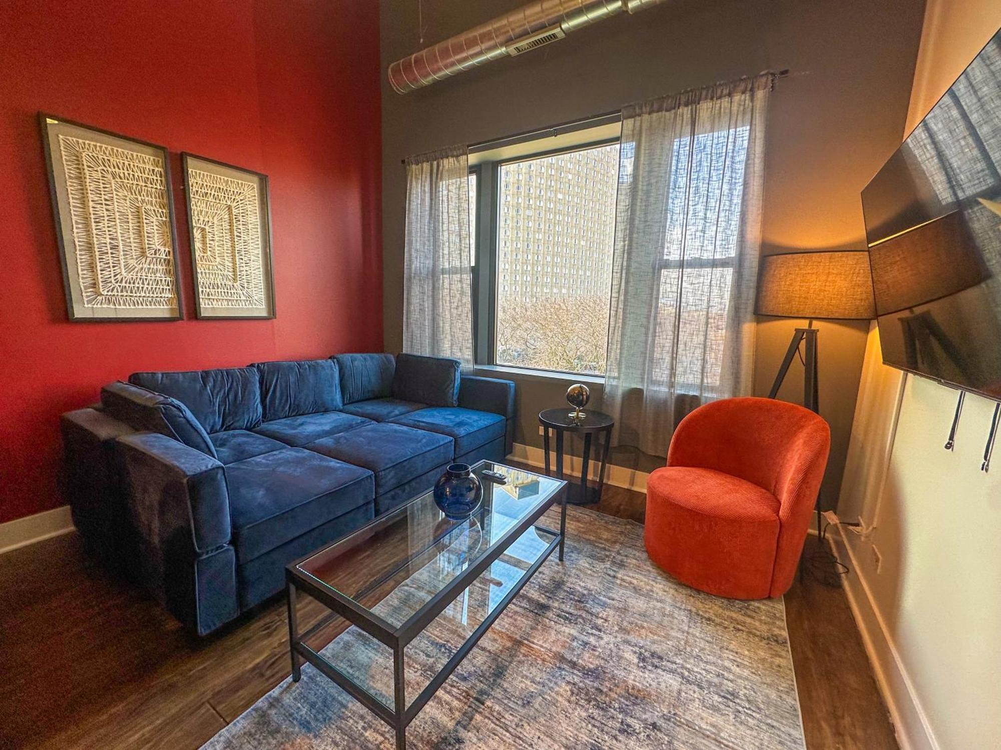 Mccormick Place 3br-2ba With Optional Parking And Sleeps 8