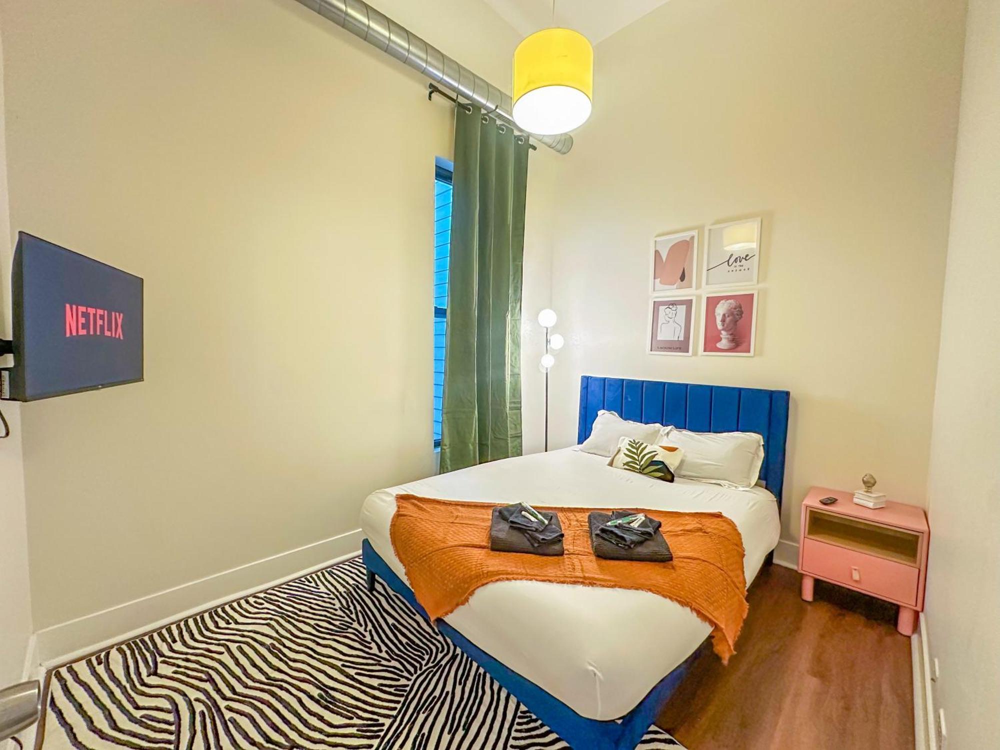 Mccormick Place 3br-2ba With Optional Parking And Sleeps 8