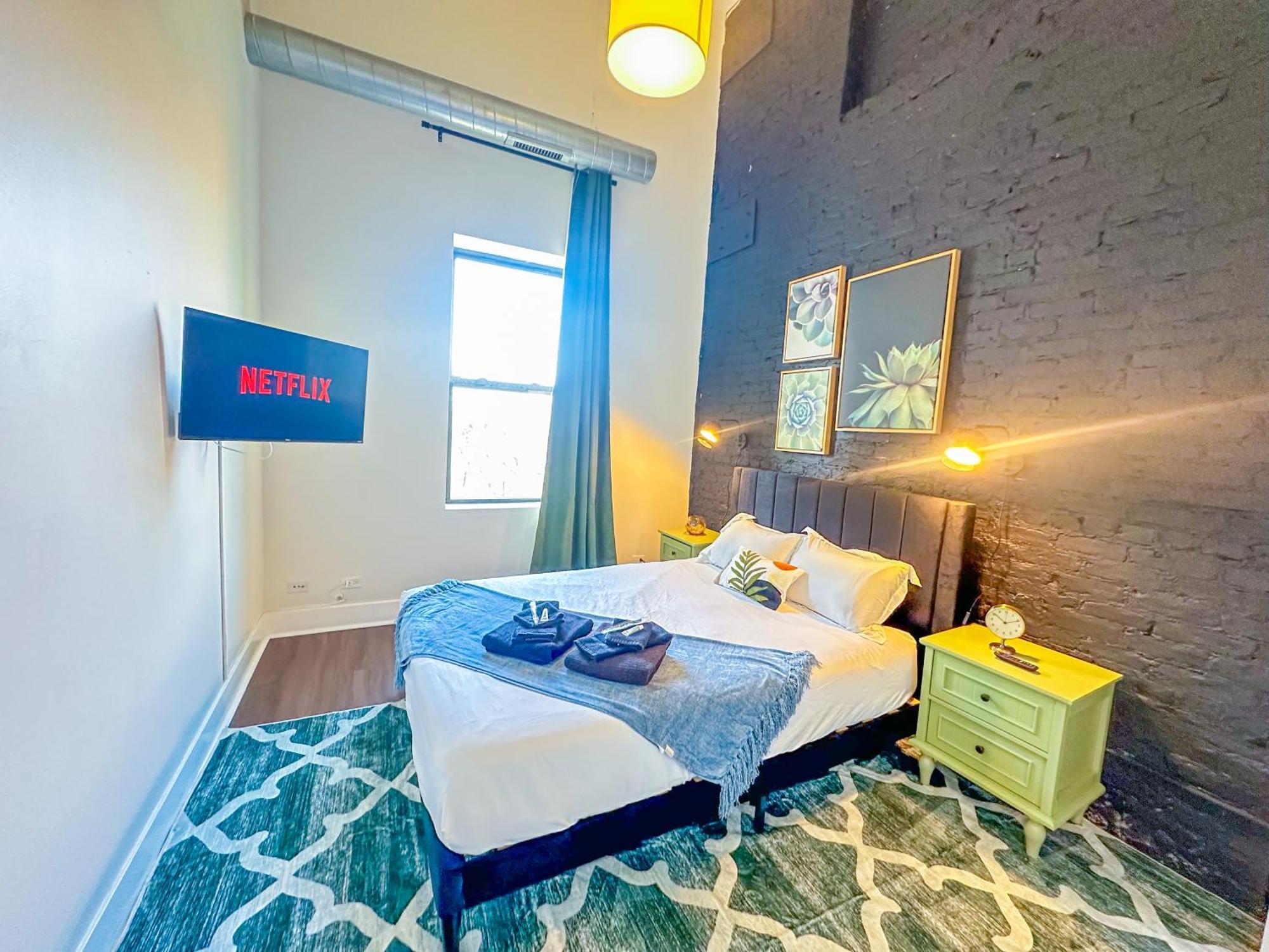 Mccormick Place 3br-2ba With Optional Parking And Sleeps 8 * Chicago