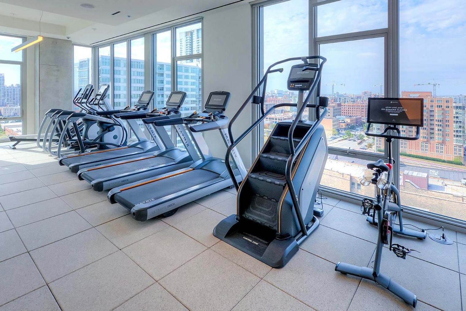 Apartment Blueground West Loop Rooftop Pool Gym Chi-1140