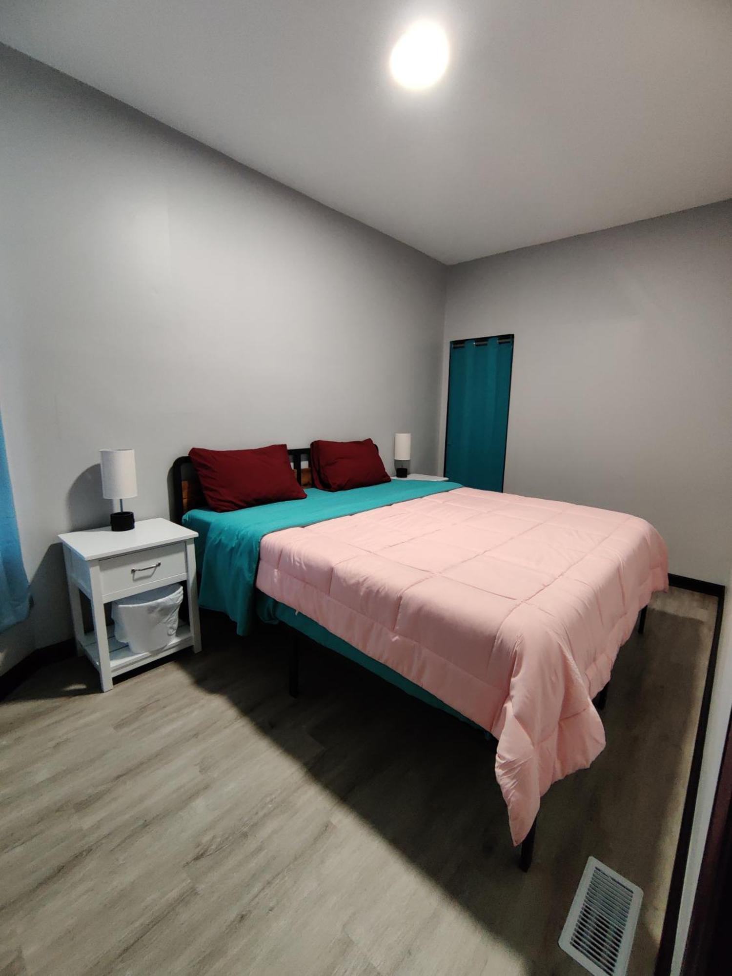 Lightning Apartment's Respectful Area With The Visitors Apartment Chicago