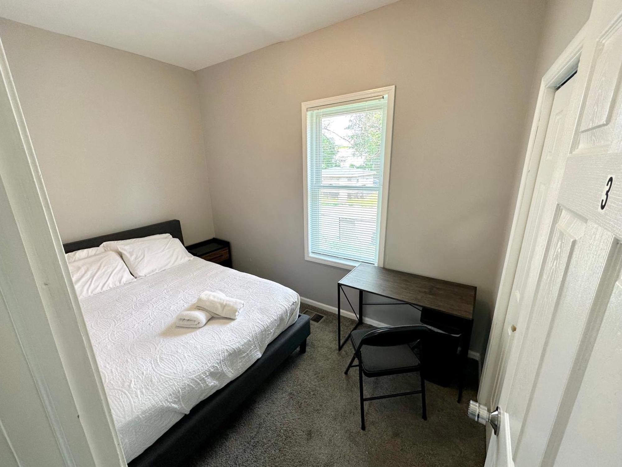 Homestay Wonderful Close To Downtown - Free Parking *