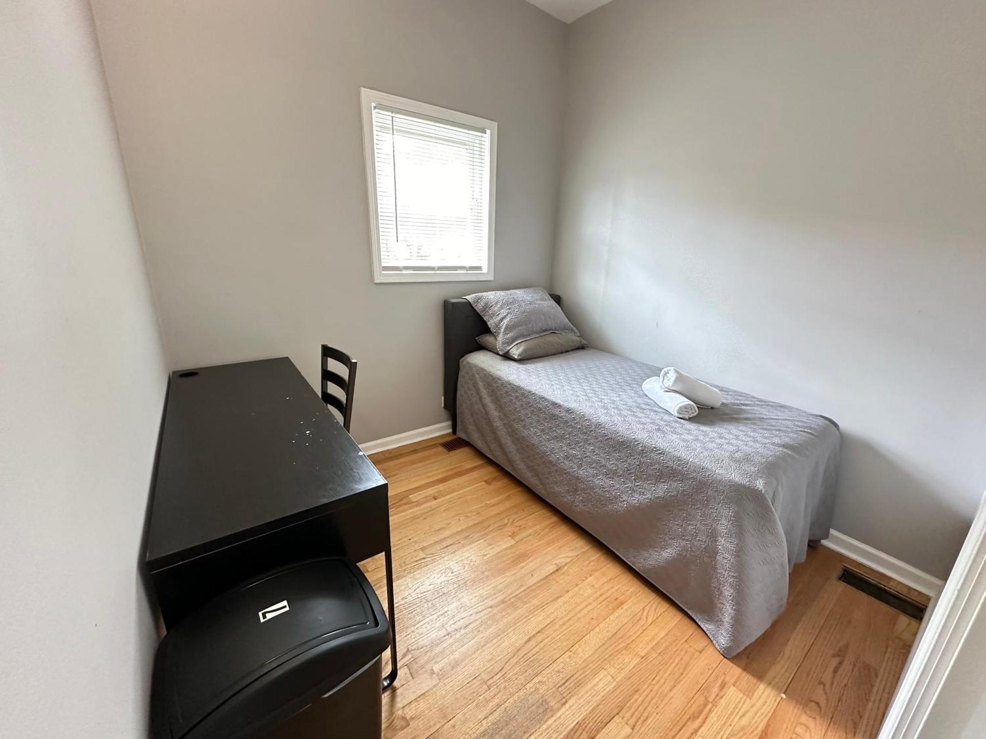 Wonderful Close To Downtown - Free Parking