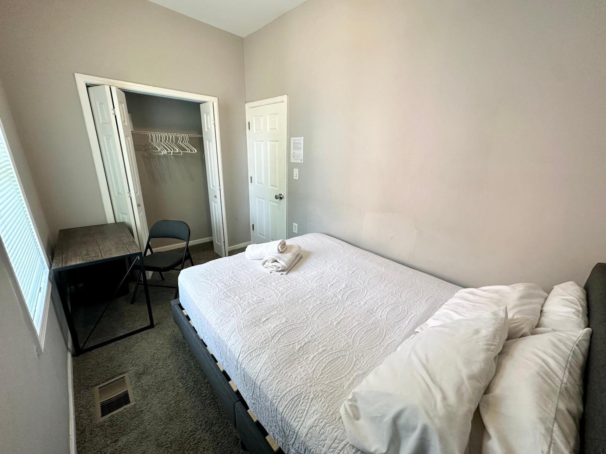 Homestay Wonderful Close To Downtown - Free Parking