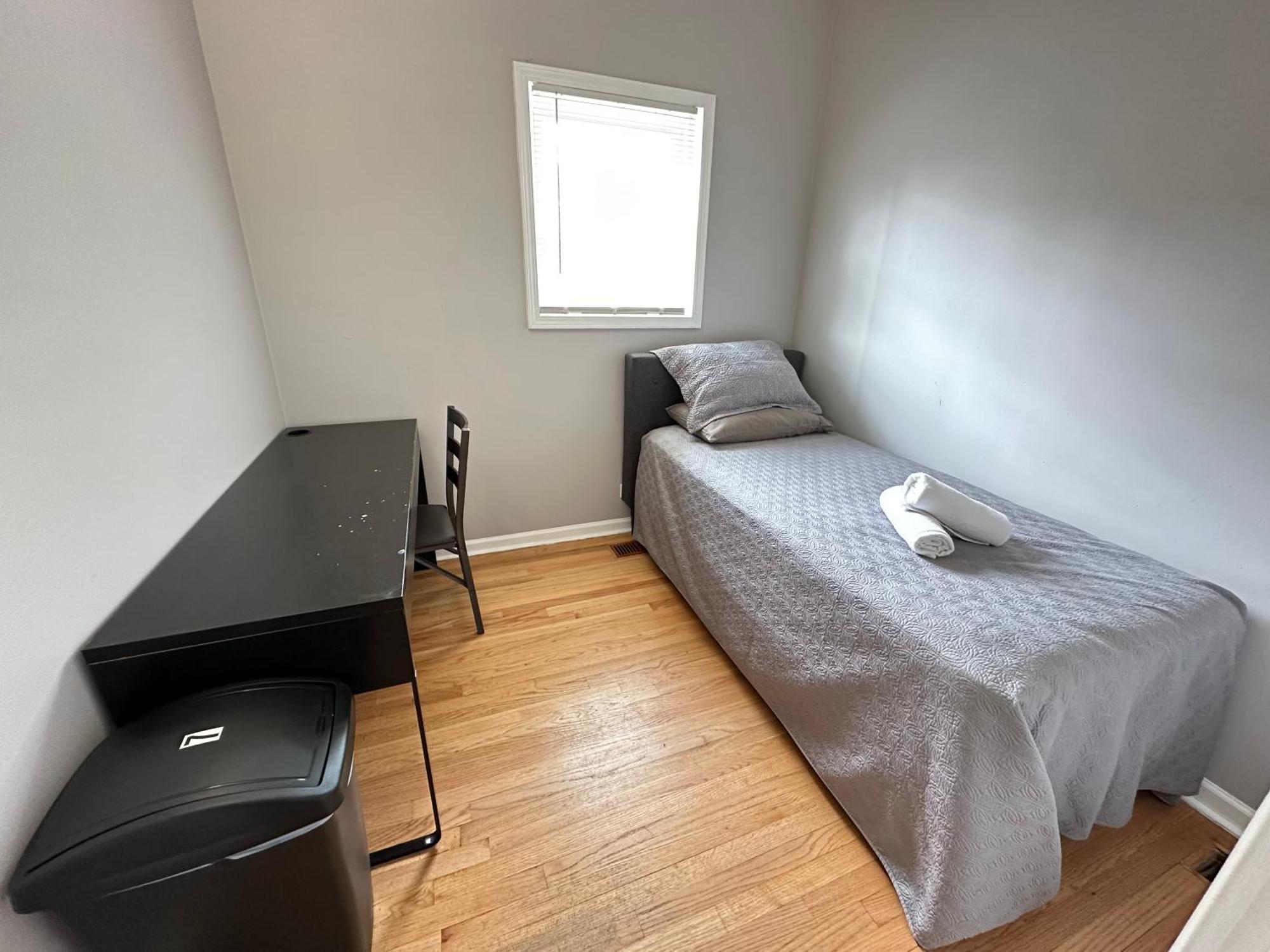 Wonderful Close To Downtown - Free Parking Homestay *