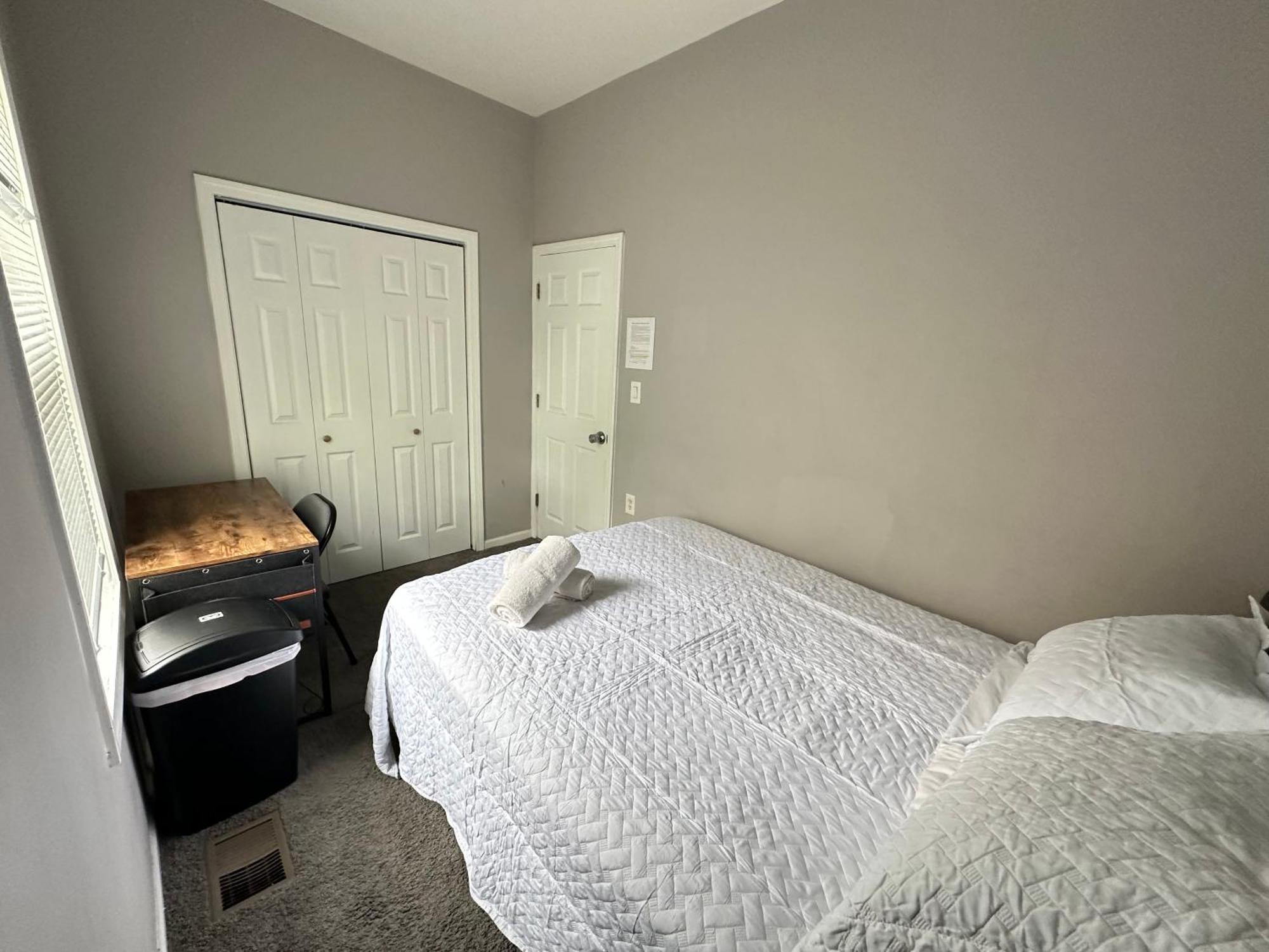 Wonderful Close To Downtown - Free Parking Homestay