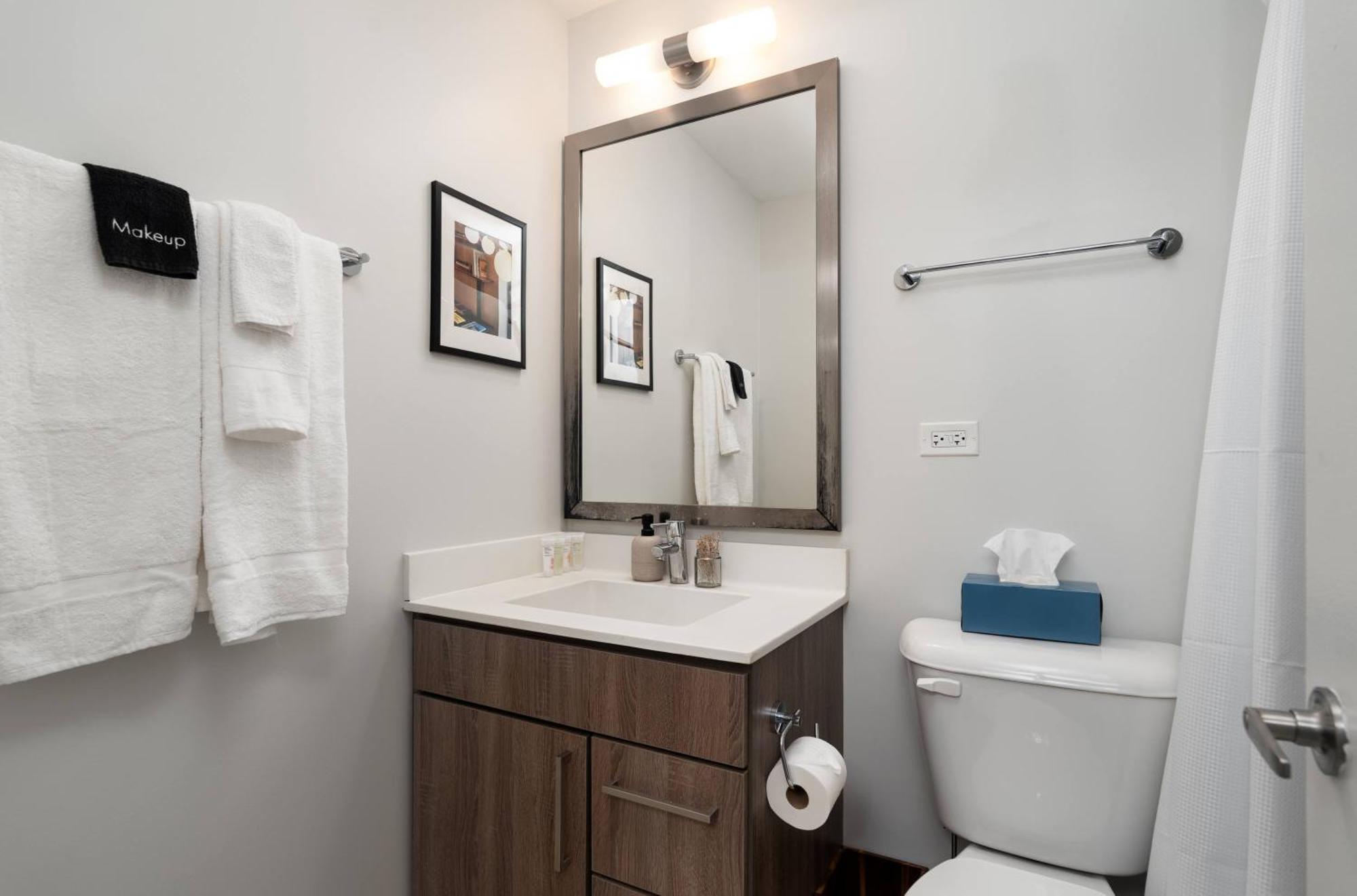 Flexhome Medical District 1br With Pool And Gym Chicago