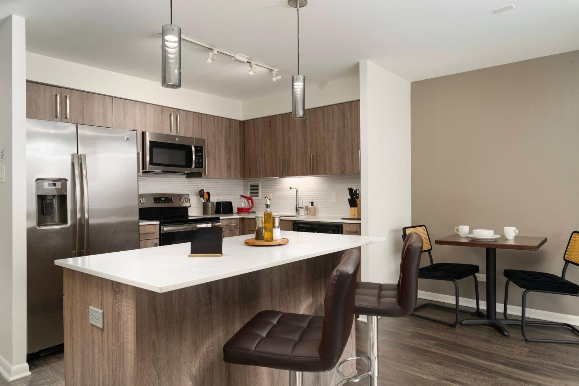 Flexhome Medical District 1br With Pool And Gym Apartment