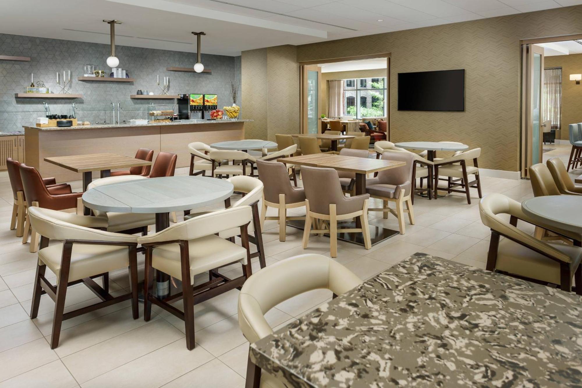 By Marriott Downtown/river North 3* Chicago
