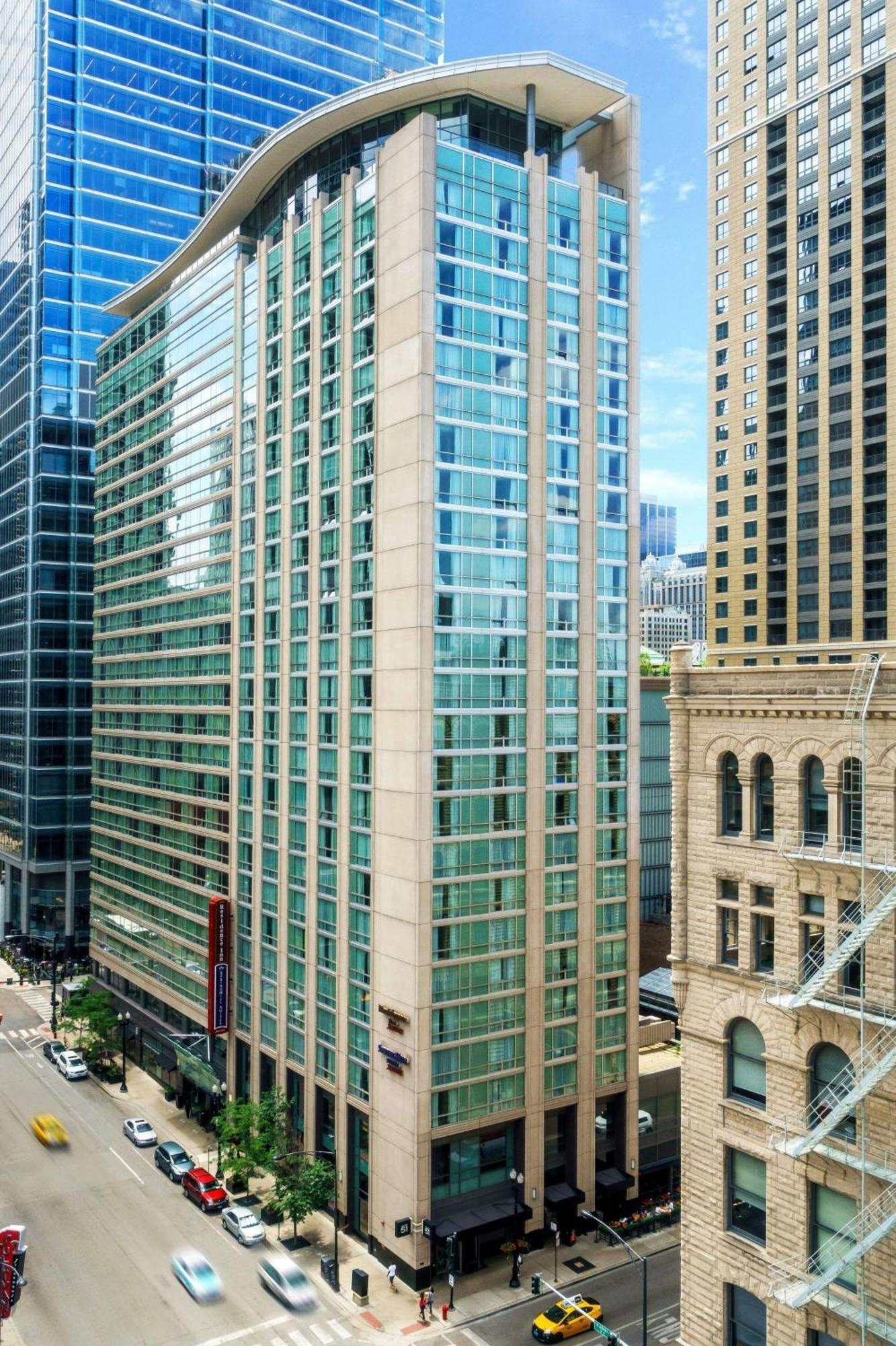 By Marriott Downtown/river North