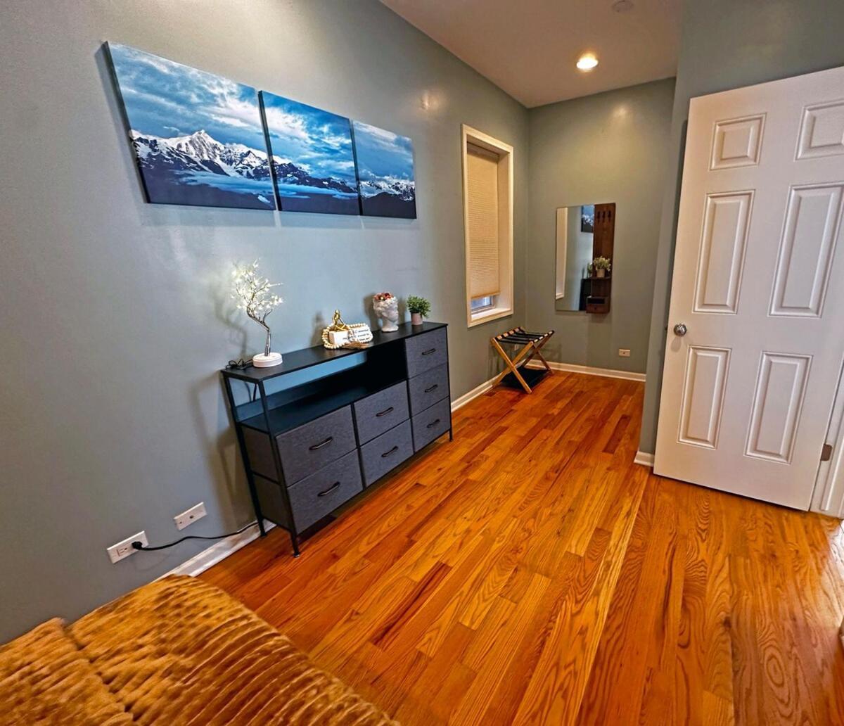 Apartment Spacious And Modern 3bd 2ba Home- Garage Parking!