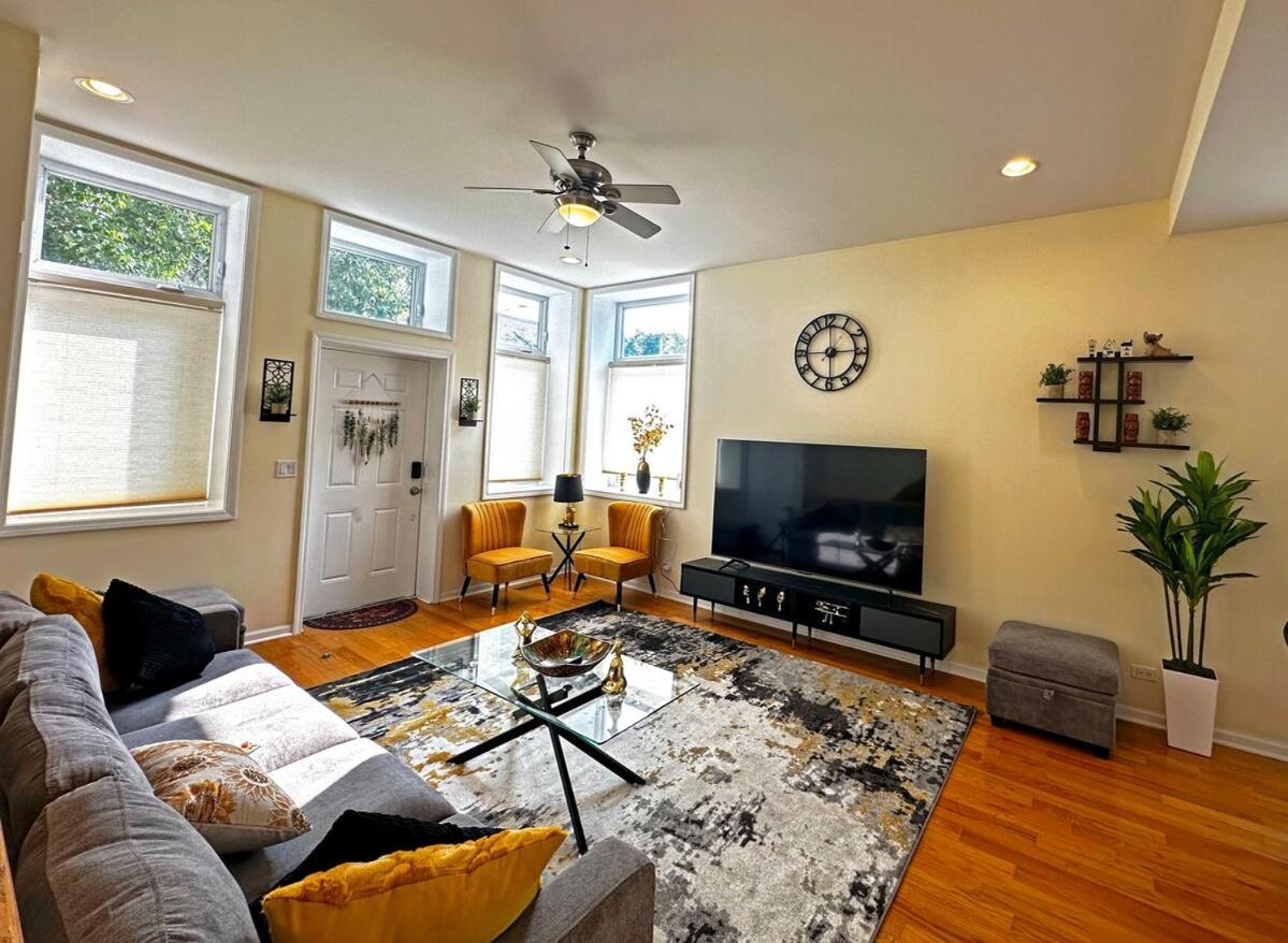 Spacious And Modern 3bd 2ba Home- Garage Parking! *