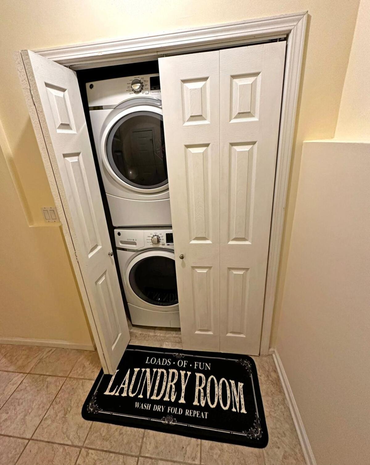 Spacious And Modern 3bd 2ba Home- Garage Parking!