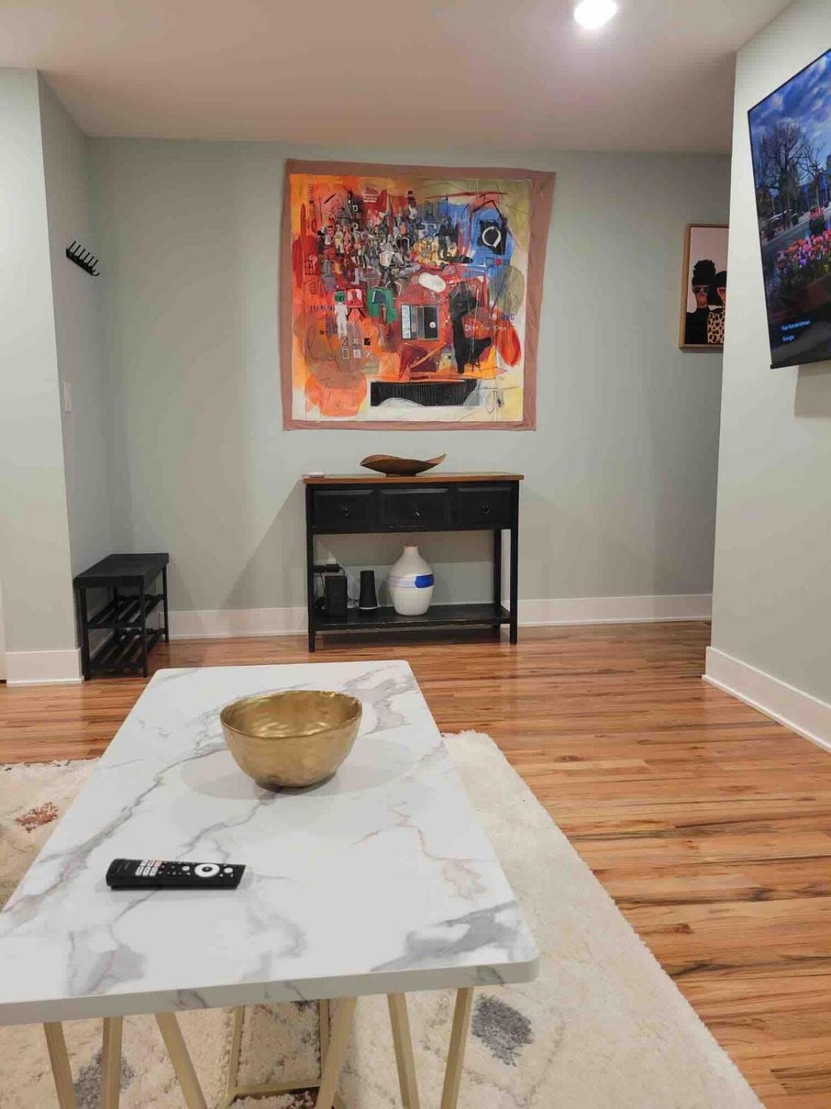 Modern Townhouse With Contemporary African Art Chicago