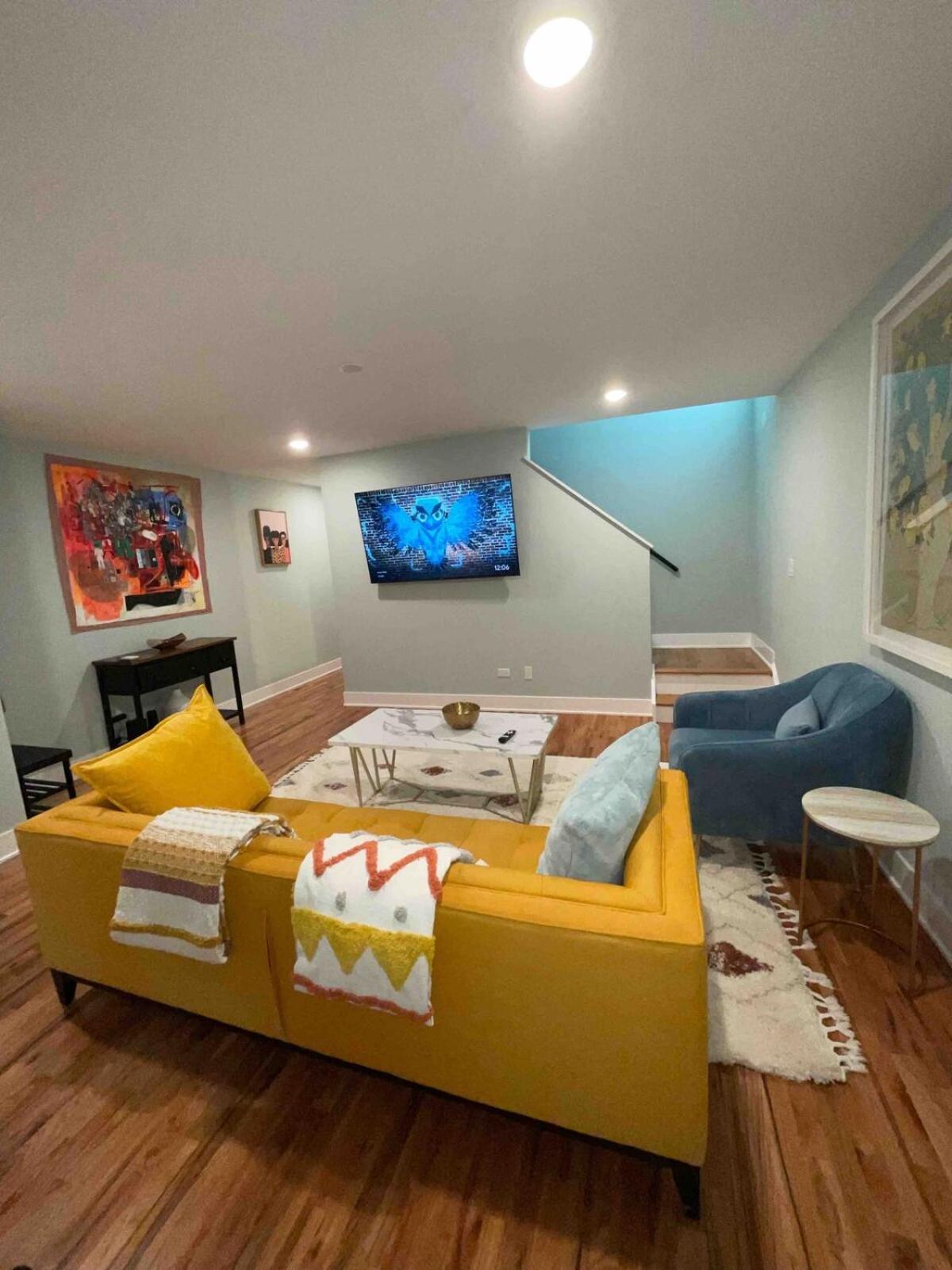 Modern Townhouse With Contemporary African Art *
