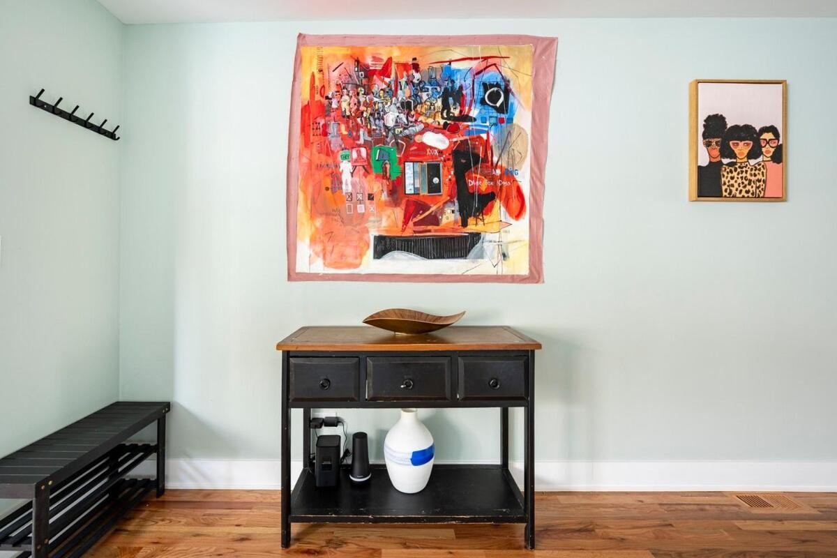 Modern Townhouse With Contemporary African Art *
