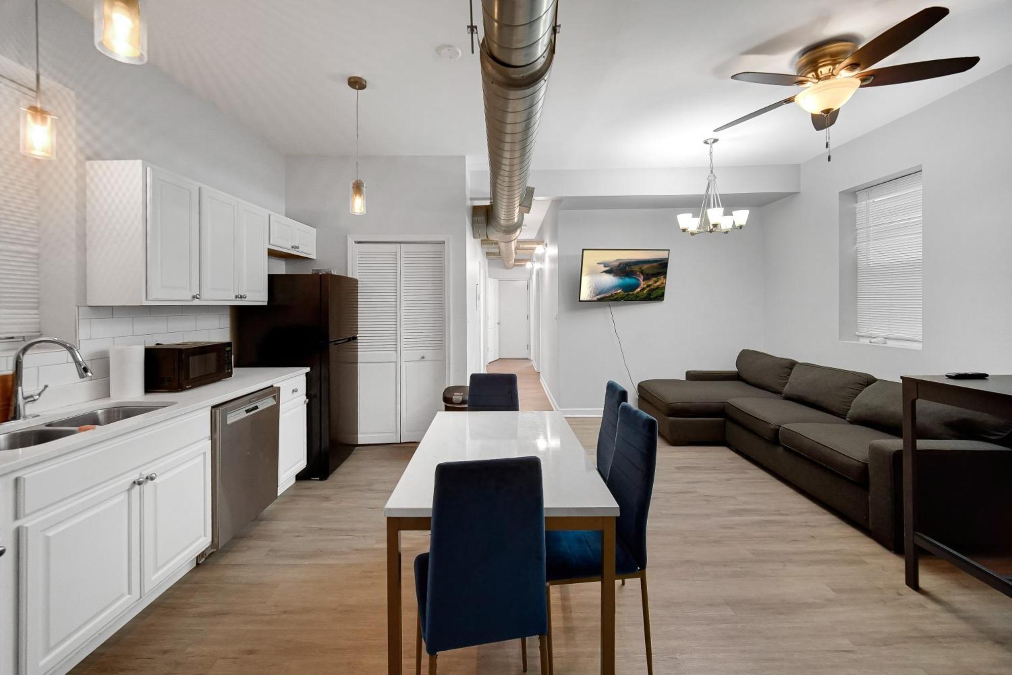 Apartment Heart Of 4 Bedroom Chicago