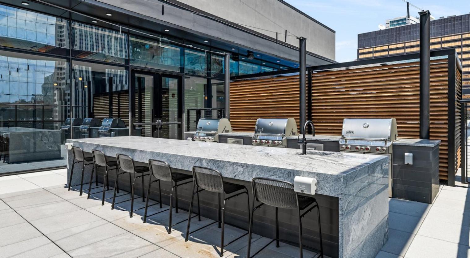 Blueground River North Balcony Pool Nr Pier Chi-1147 Apartment