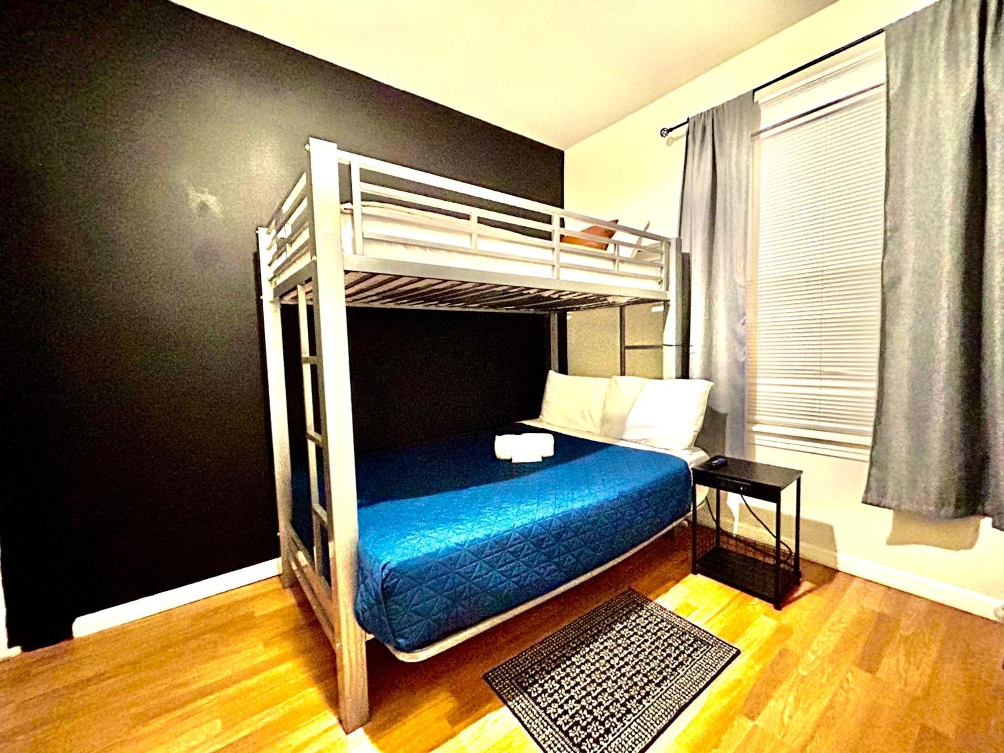 Hostel 424 *