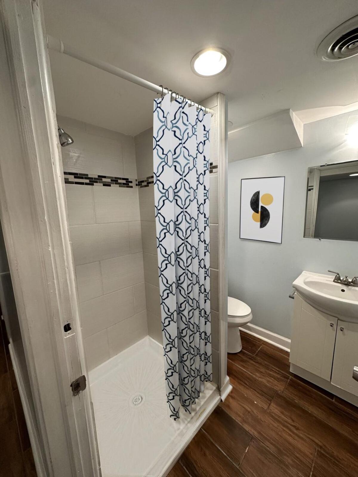 & Comfy 2 Bedroom I West Loop I Free Parking O Apartment *