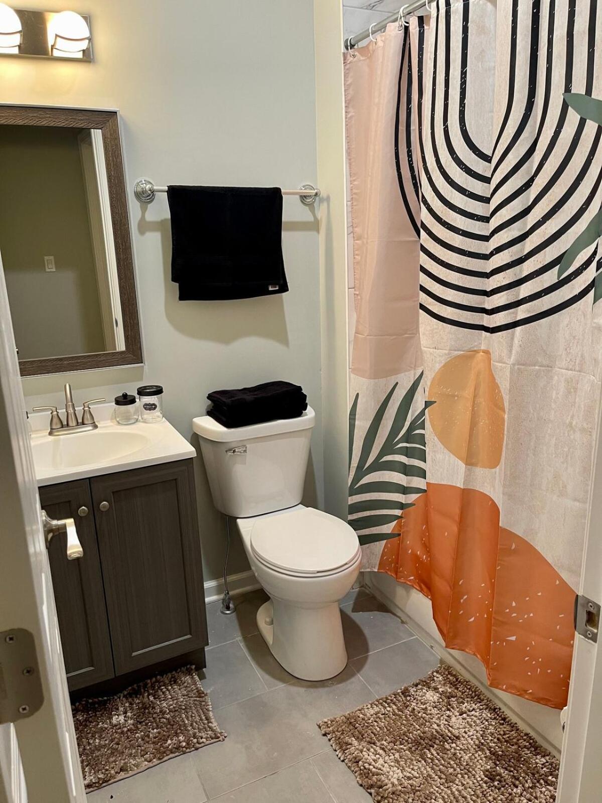 Spacious & Modern 3 Bedroom L Wi-fi L Free Parking L Hyde Park L Apartment Chicago