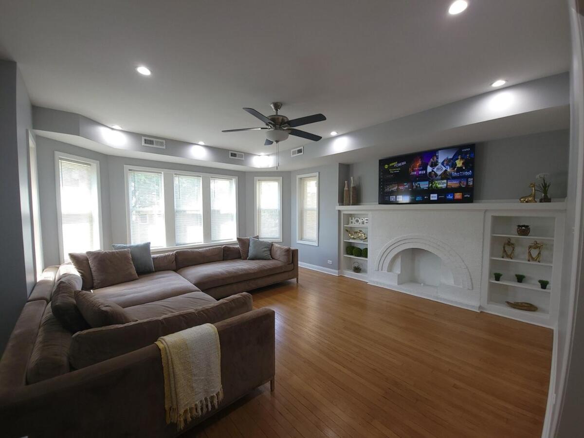 Beautiful Big 3 Bedroom Quiet Near Downtown