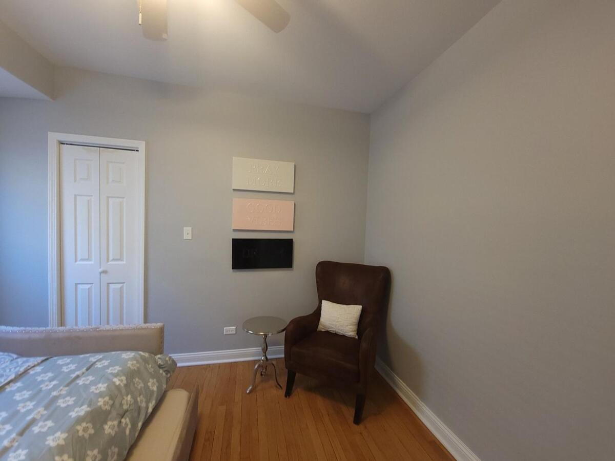 Beautiful Big 3 Bedroom Quiet Near Downtown