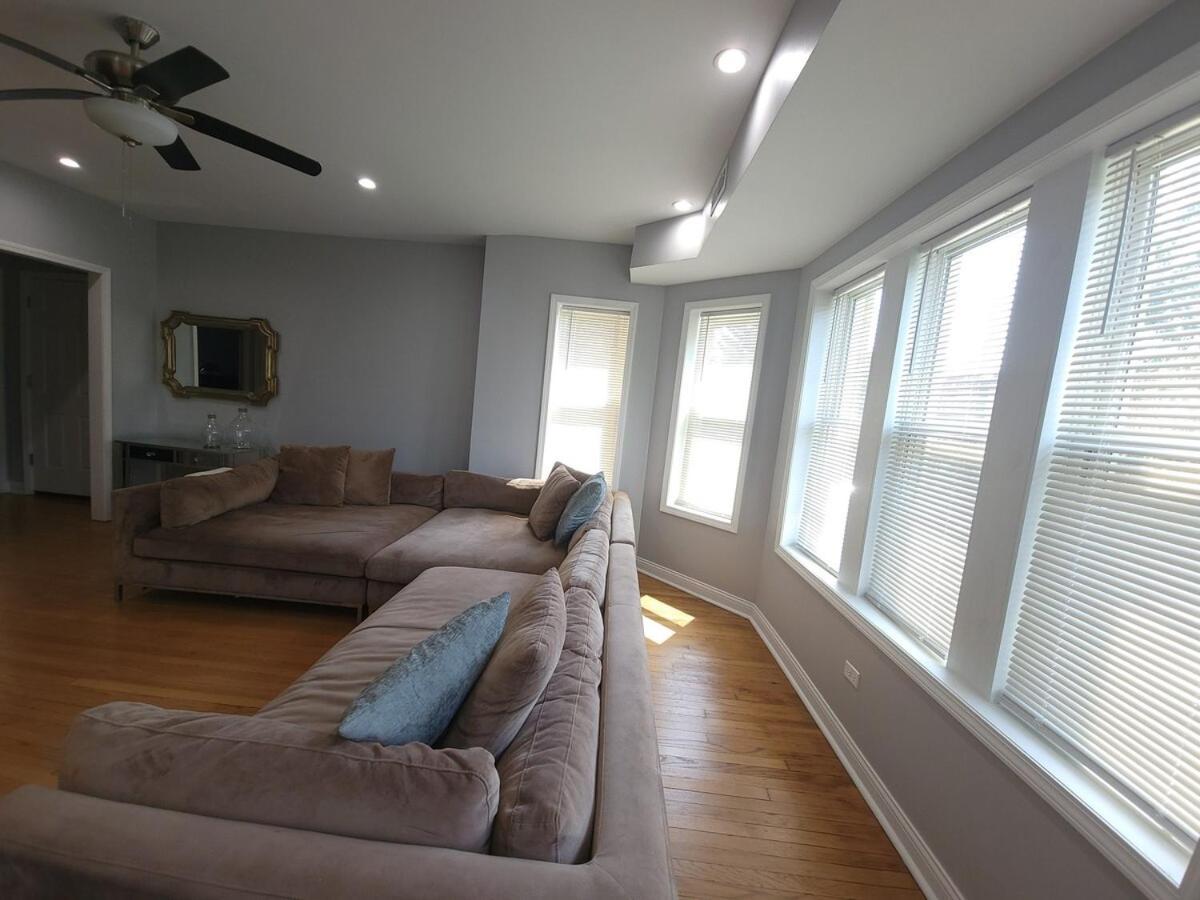 Apartment Beautiful Big 3 Bedroom Quiet Near Downtown *